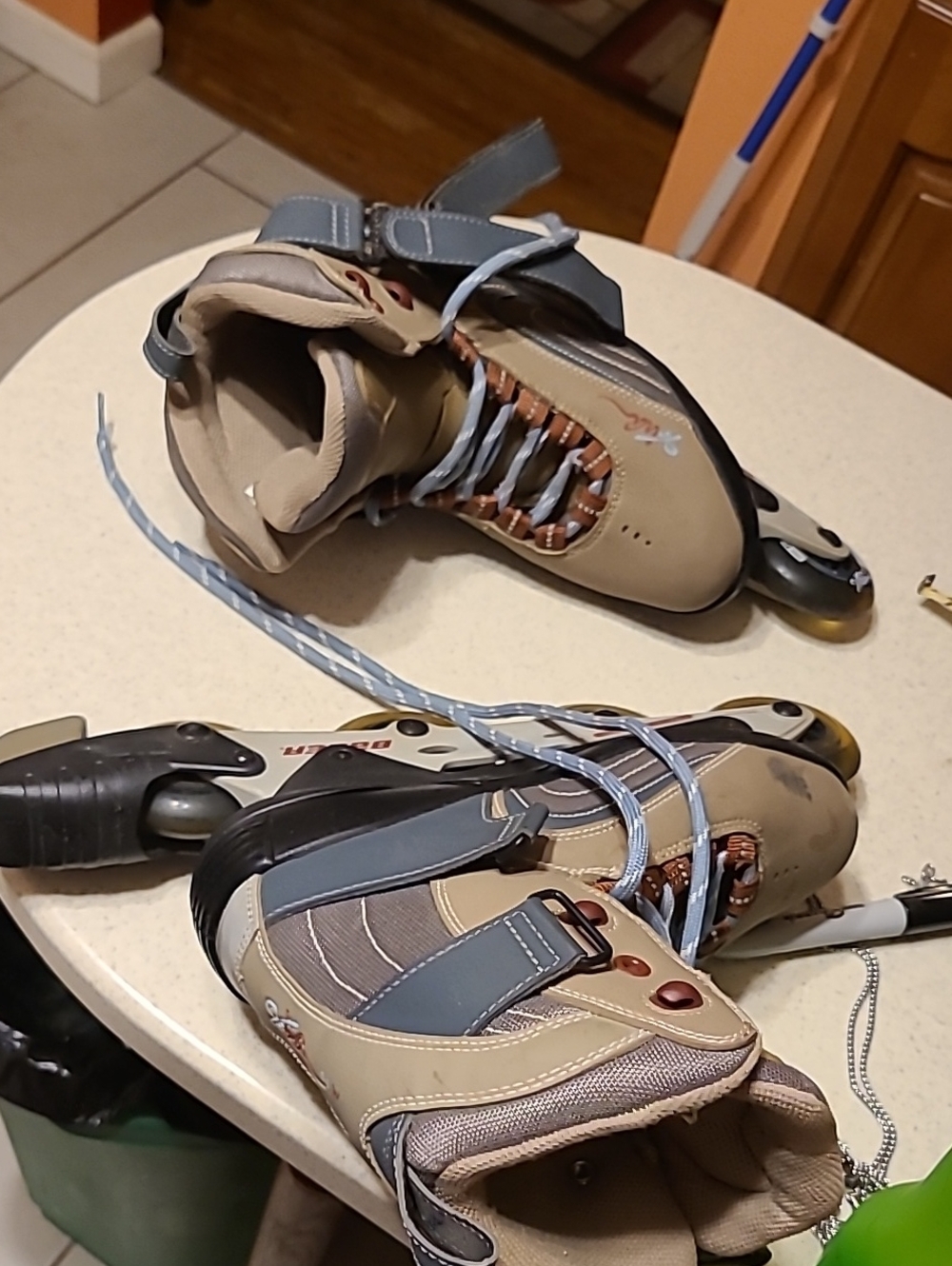 Bauer Women's Beige and Blue Inline Skates